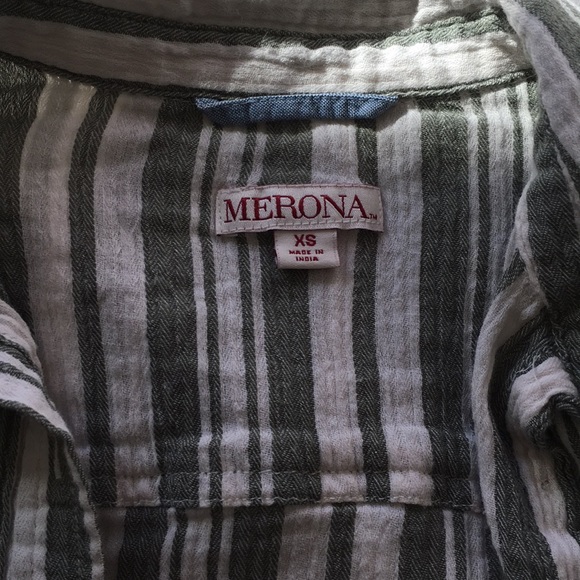 Merona women’s button down - Picture 2 of 2